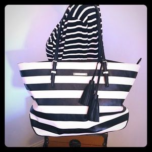 Nine West tote EUC